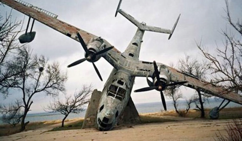 Illustration for article titled Fighter Planes That Became Battle-Scarred War Monuments